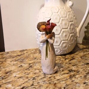 2010 Willow Tree Bloom Figurine